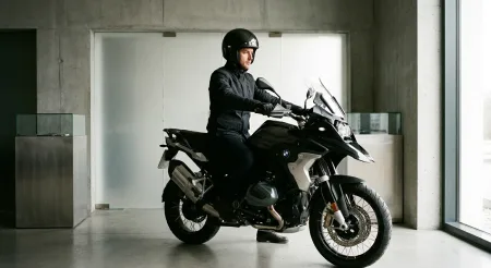 Financiamento ou Consórcio de Moto: Qual Vale Mais a Pena? (Com Visão Global)