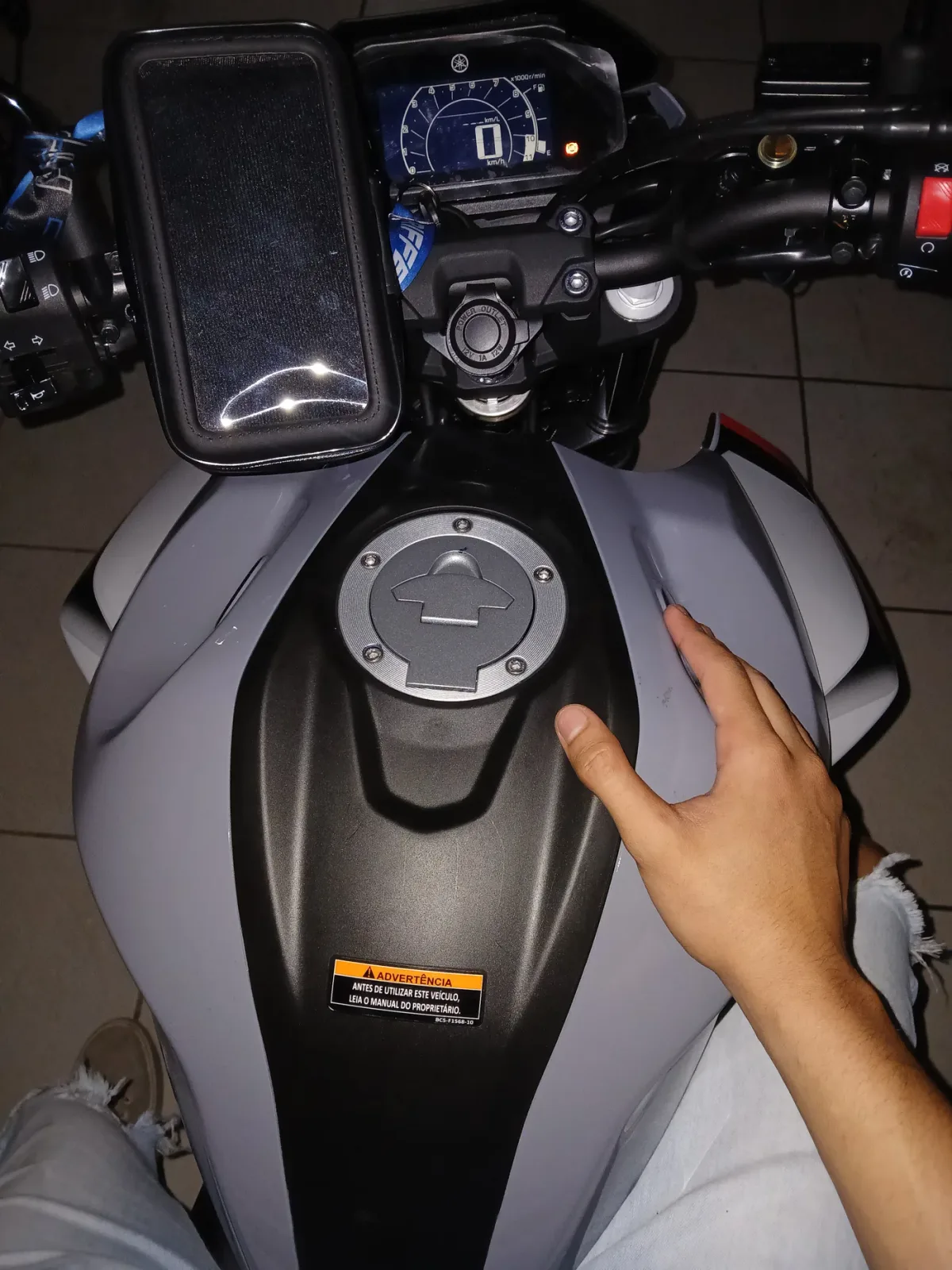 Yamaha FZ25 · Solid Grey 2026